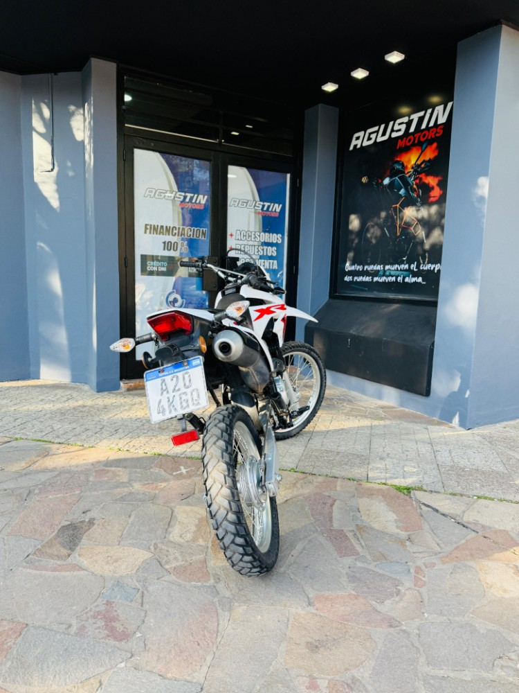 Honda Tornado — foto 4